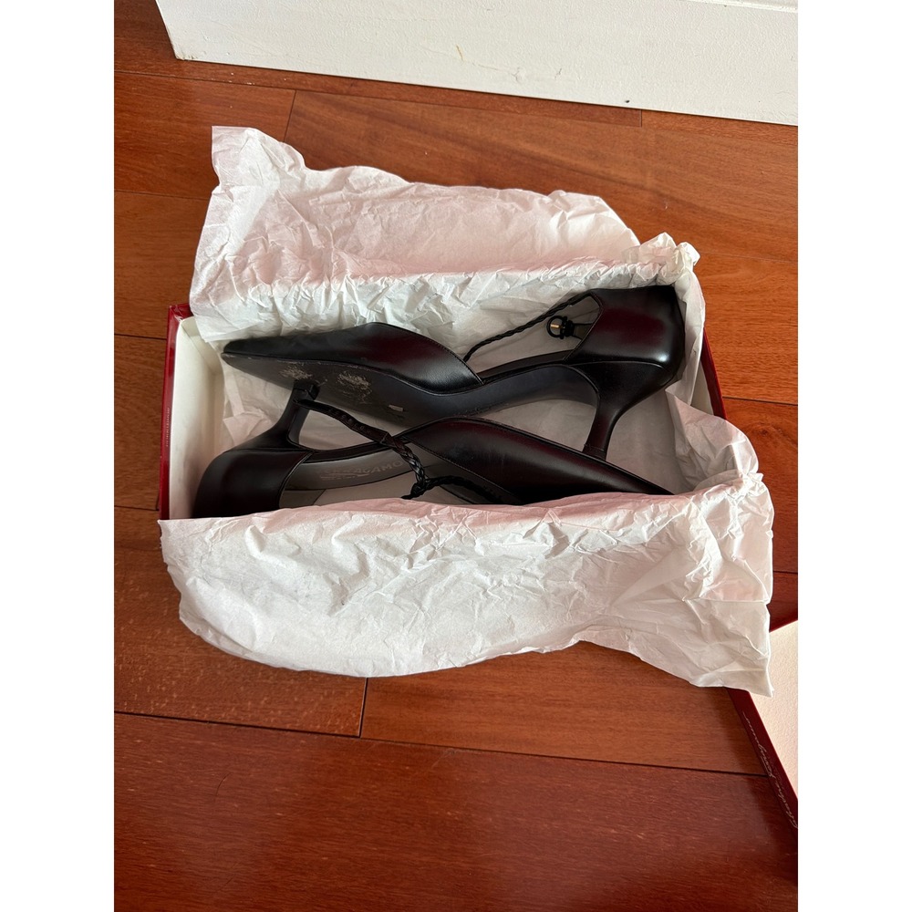 Salvatore Ferragamo Medea Pumps Womens Black Nappa Leather T-Strap 9.5 AA - Picture 8 of 8